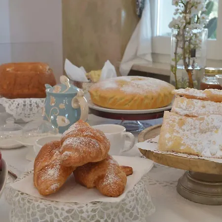 فندق مبيت وإفطار Girelli Sorelle 4*